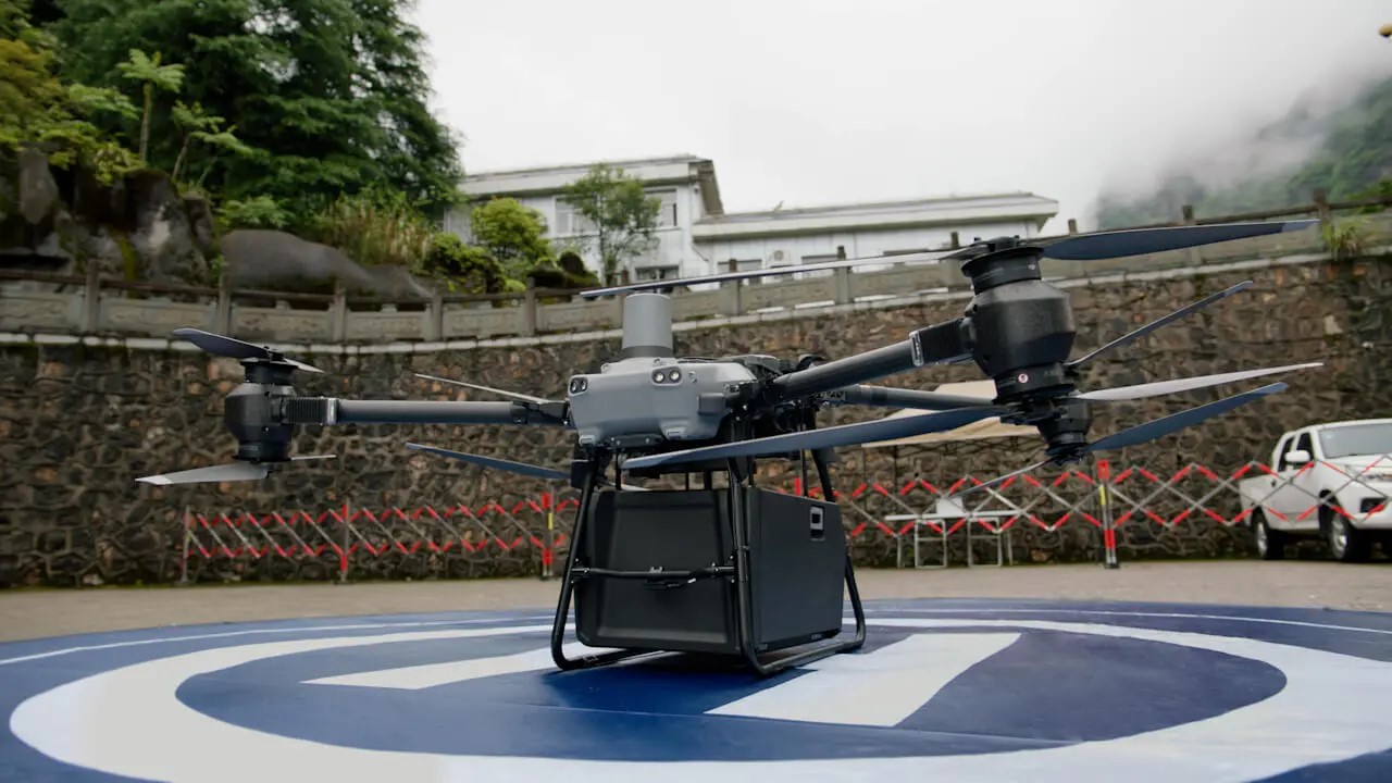DJI FlyCart 30 UAV (A)